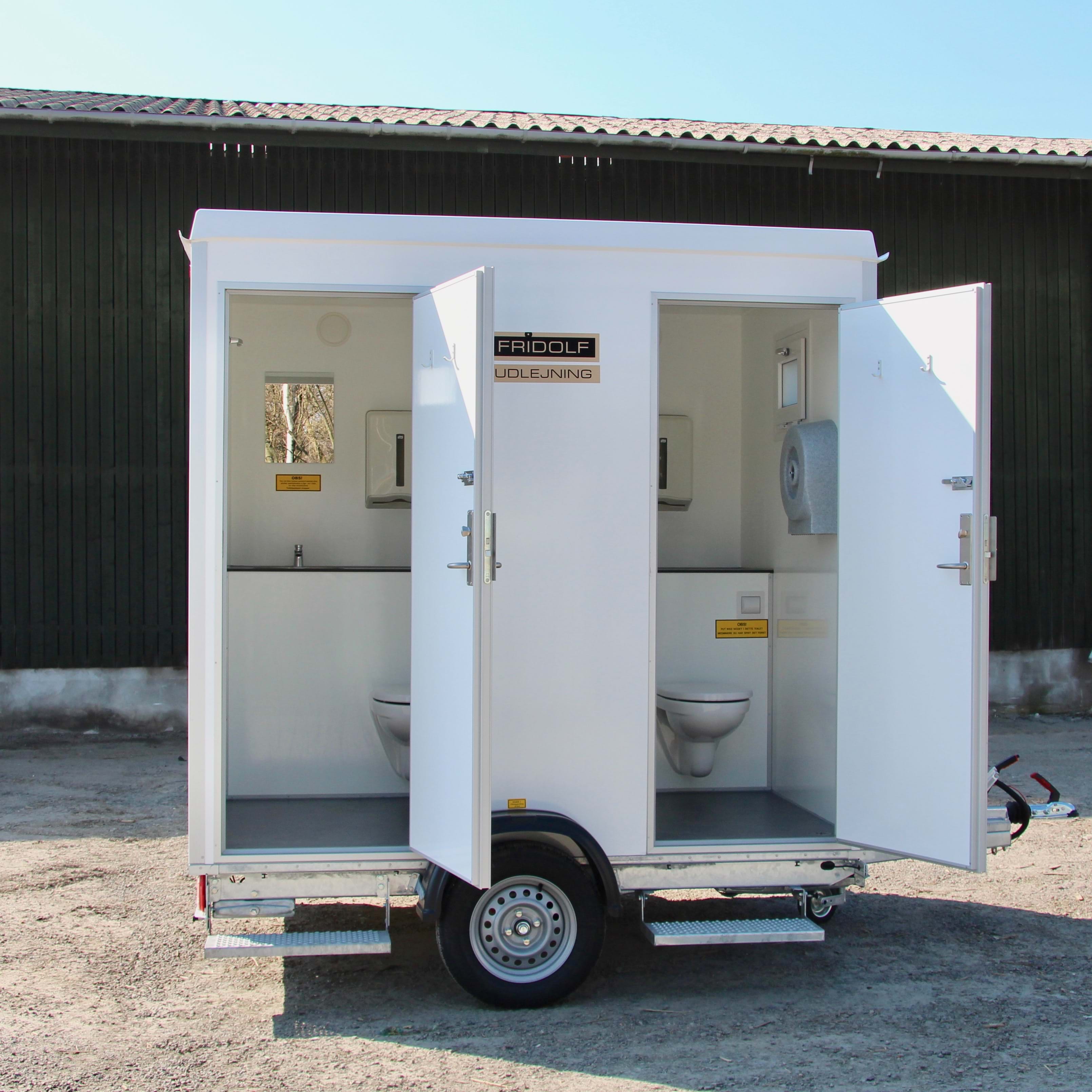 Toiletvogne, badvogne og toiletcontainere til udlejning hos i Rønne